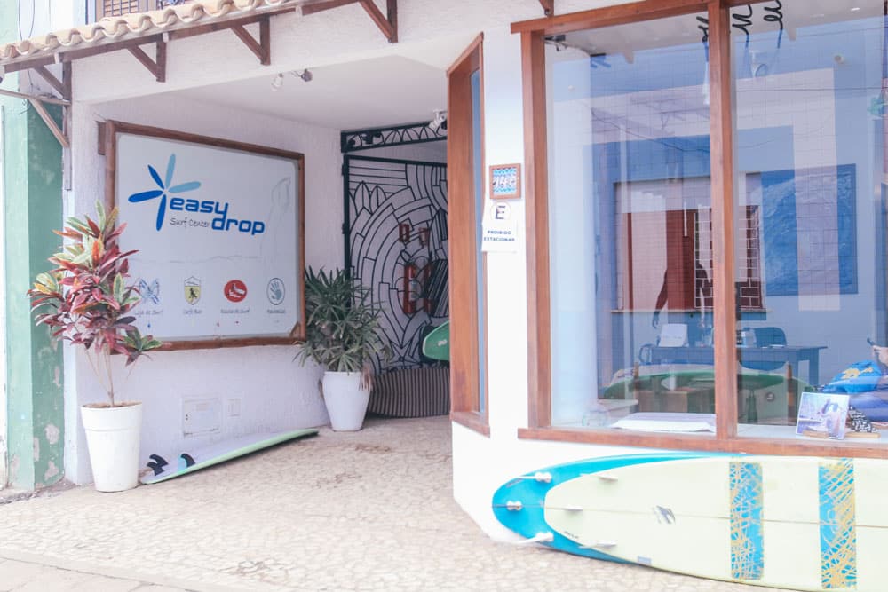 predio_da_easydrop_surf_camp